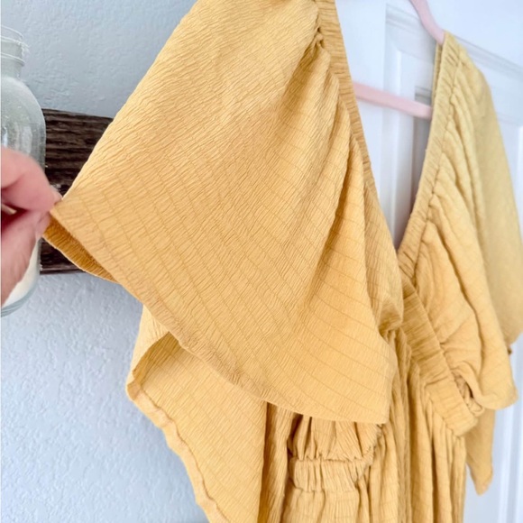 Elegant Yellow Maxi Dress - Picture 5 of 8